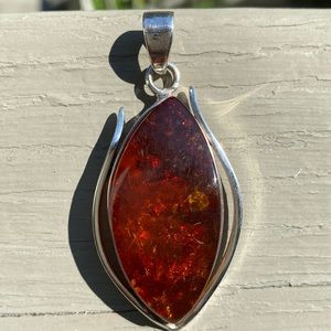 Sterling silver & amber pendant